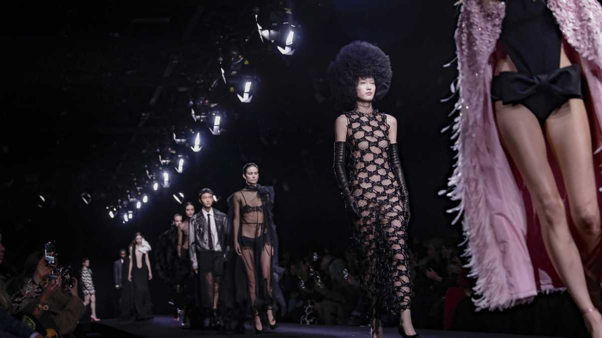 Immagine di Valentino svolta. Kering entra in società con i qatarini di Mayhoola e cambia parecchi equilibri della moda