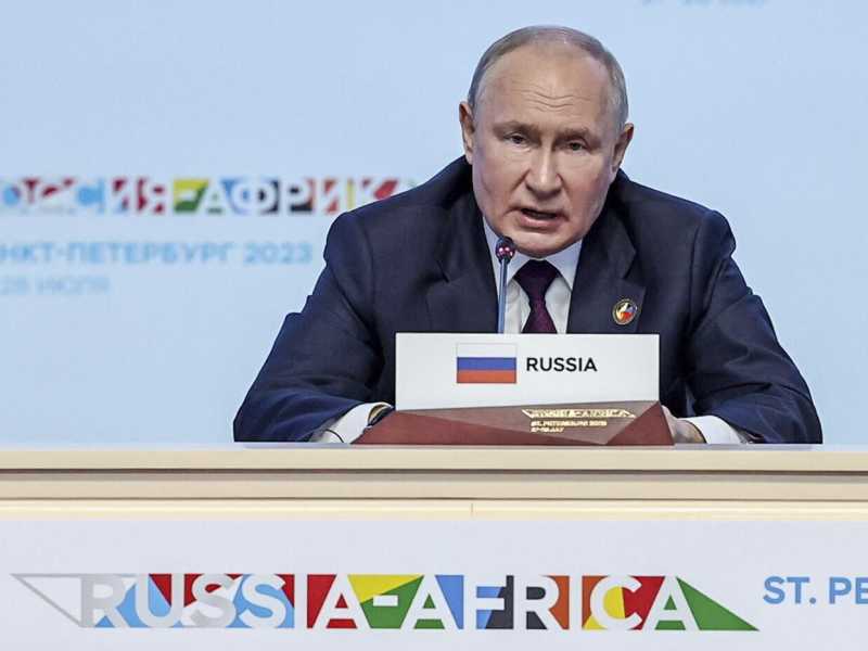 Si chiude il vertice di Putin con i leader africani con due parole chiave: multipolarità e neocolonialismo