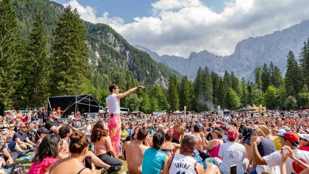 Immagine di In Friuli Venezia Giulia c'è una Woodstock tra i monti: "Concerti e natura: che energia"