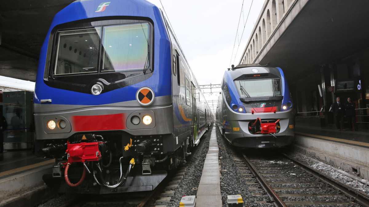 Immagine di Regionale e sentimento. In viaggio sul treno per Bari: i lanzichenecchi sono altrove