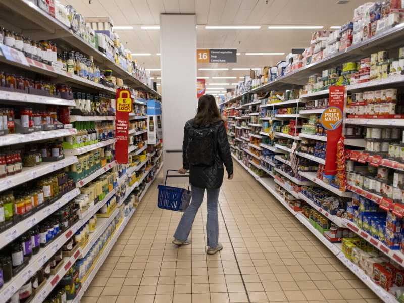 Il pil italiano nel secondo trimestre 2023 è calato dello 0,3 %. Rallenta anche l'inflazione