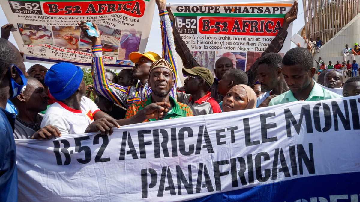 Immagine di Quanto conviene a Macron una politica muscolare contro i golpisti nigerini