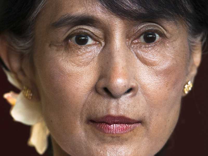 Perché la giunta birmana grazia parzialmente Aung San Suu Kyi. C’entrano una statua e la Cina