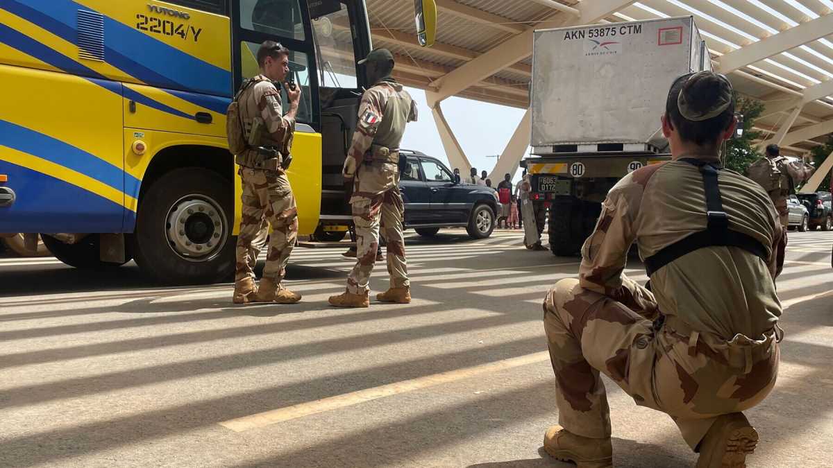 Immagine di Macron sapeva. Perché la Francia in Niger ha scelto il profilo basso
