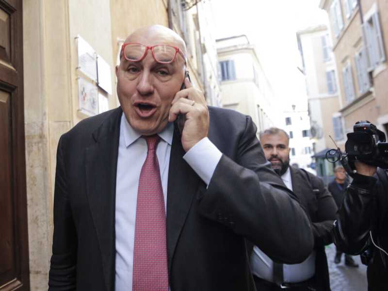 Niente deep state, meglio il segreto