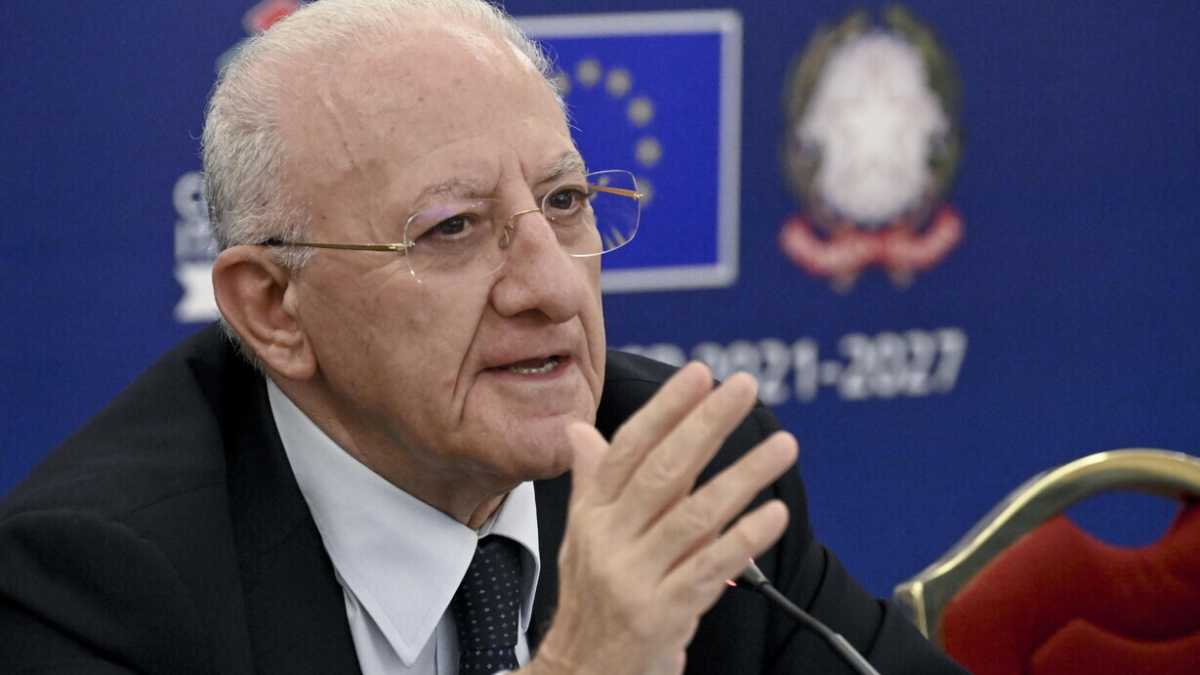 Immagine di De Luca terzo? Tutto sul governatore dem che vuole ricandidarsi anche oltre le regole