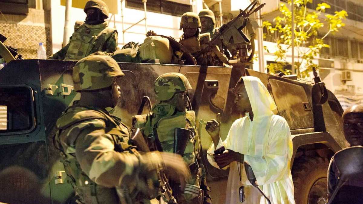 Immagine di Il Niger chiude lo spazio aereo, l’Ecowas fa i suoi conti militari. Per ora lo scontro è rimandato
