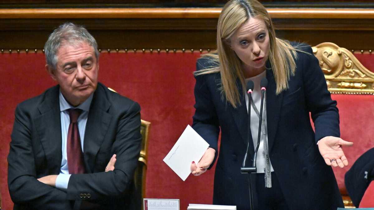 Immagine di I tassisti spezzano le reni al governo dei patrioti. Meloni nemica della concorrenza