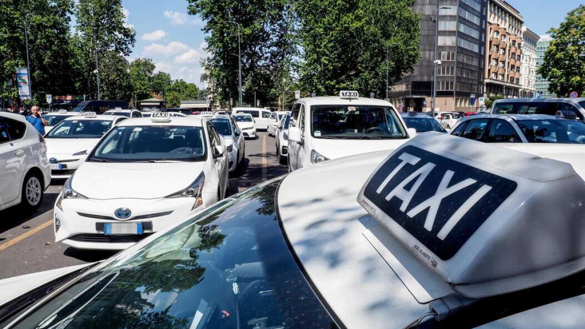 Immagine di Una proposta per i taxi: un modello Uber per i picchi