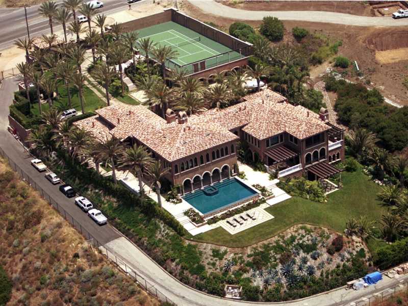 Cher ha messo sul mercato la sua villa sull'oceano a Malibu il 12 agosto 2201, al prezzo richiesto di 25 milioni di dollari (Foto di Jason Kirk/Getty Images)&nbsp;<br />