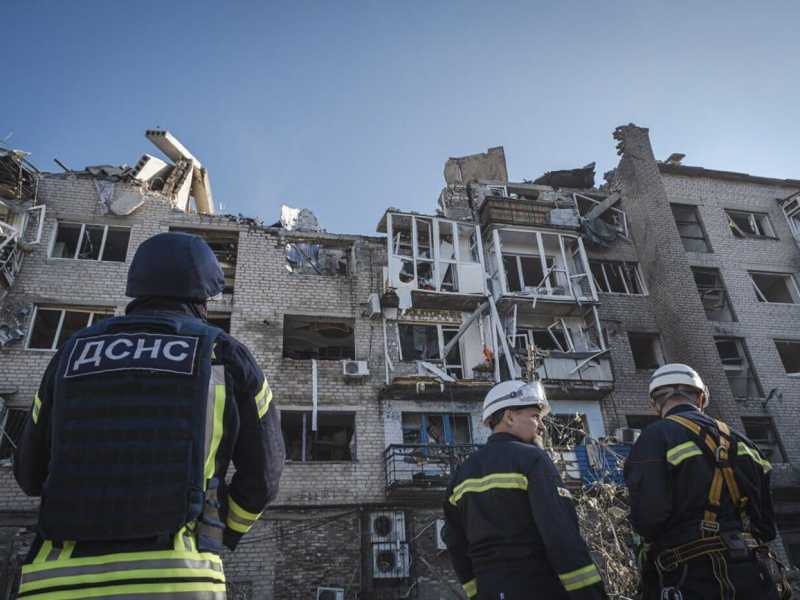 In Ucraina Mosca bombarda i soccorritori