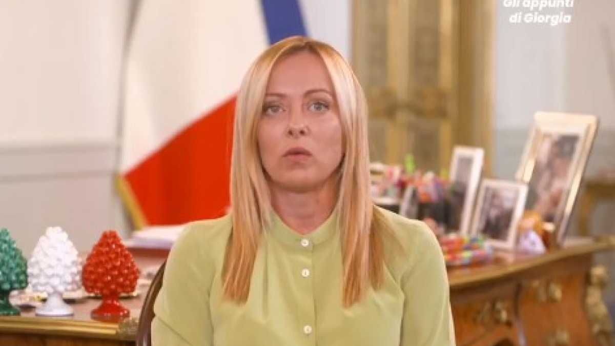 Immagine di Meloni difende la tassa sugli extraprofitti delle banche: "Margini ingiusti, ora risorse per famiglie e imprese"