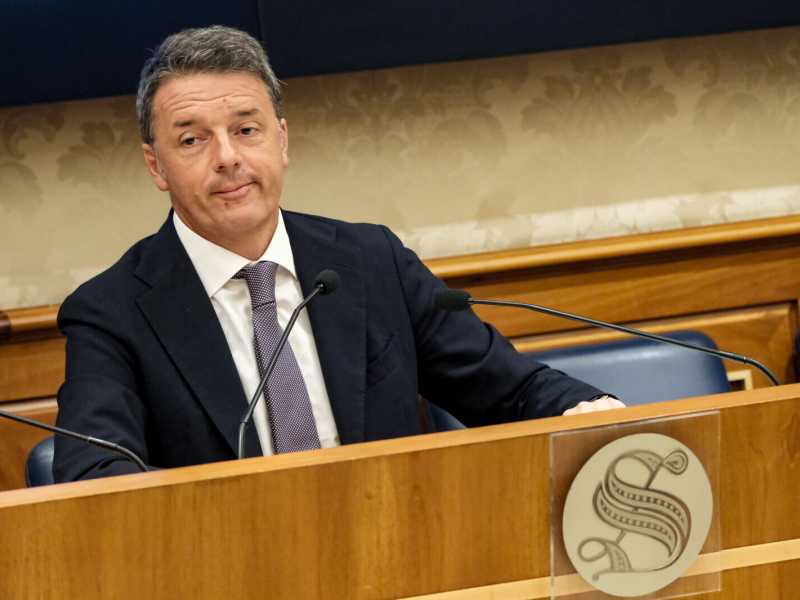 "Meloni, la grillina. Su giustizia, banche e salario minimo fa tre regali a Conte". La versione di Renzi