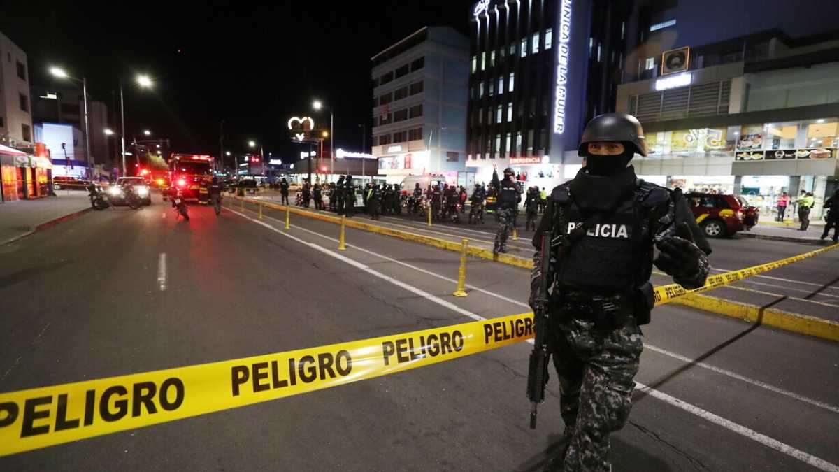 Immagine di Un candidato presidente ucciso e uno minacciato: il caos delle elezioni in Ecuador