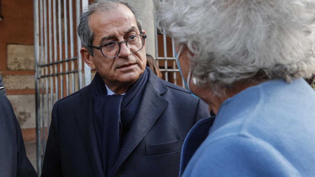 Immagine di "La norma sugli extramargini è demenziale. Meloni sembra Conte". Parla Tria