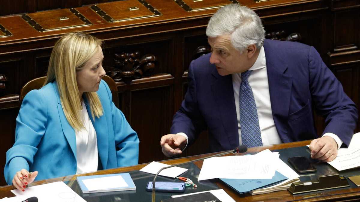 Immagine di Parla Tajani: “Meloni non può imporre, deve confrontarsi con noi. Mai più tasse sugli extraprofitti”