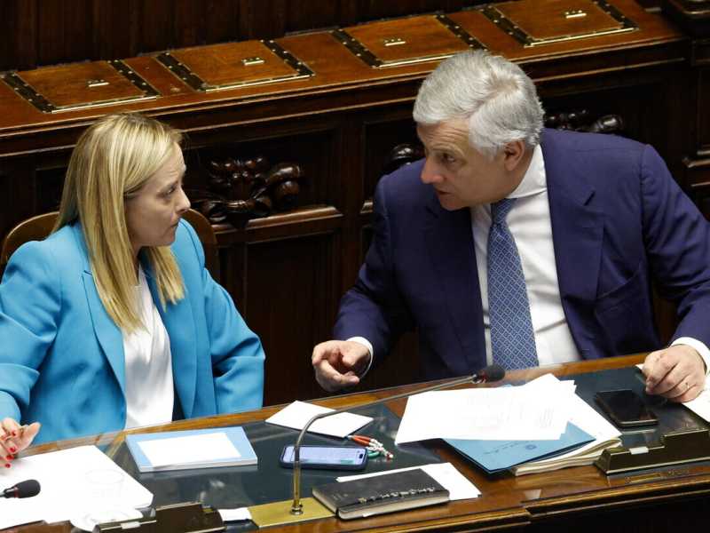 Parla Tajani: “Meloni non può imporre, deve confrontarsi con noi. Mai più tasse sugli extraprofitti”