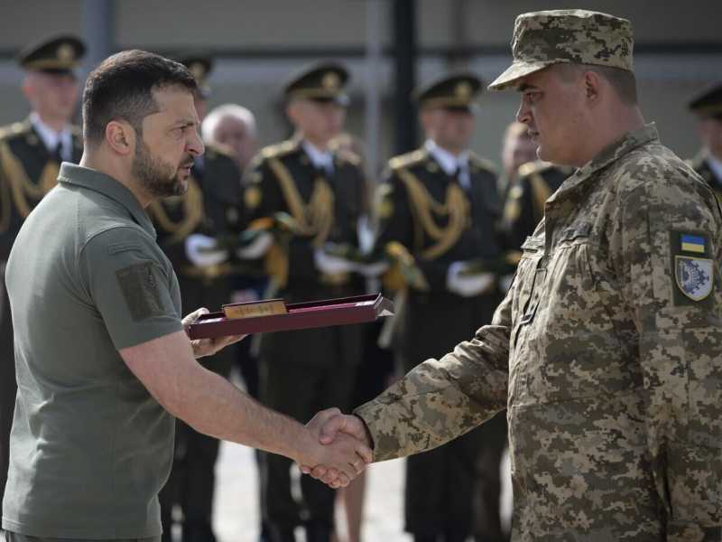 In guerra, dice Zelensky, la corruzione è tradimento