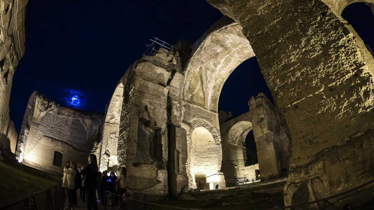 Immagine di Miracolo a Caracalla, si canta e si suona sotto il cielo