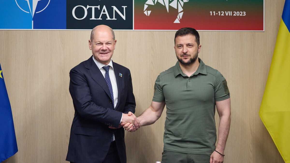 Immagine di Perché Scholz fa il titubante sugli aiuti all’Ucraina, mentre Lindner a Kyiv dice altro