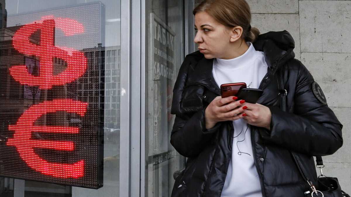 Immagine di Per sollevare il rublo le opzioni sono poche e a Mosca tira aria di scontro