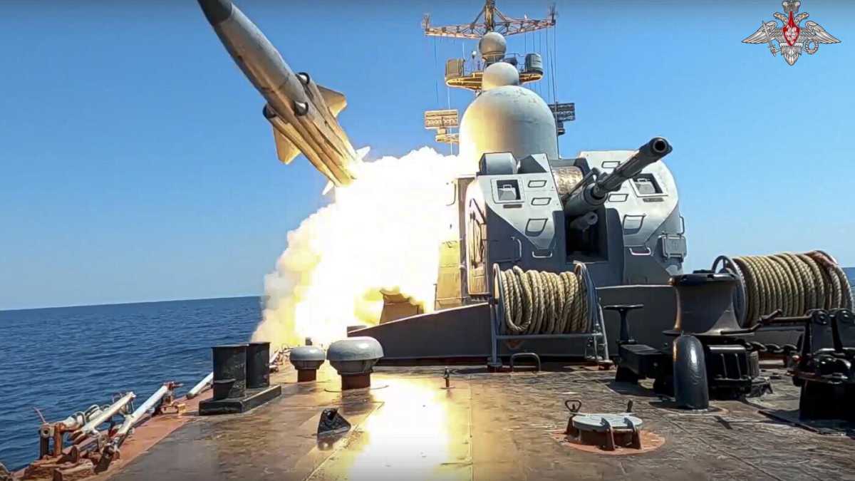 Immagine di Missili ipersonici, il mare di guerra e gli sconfinamenti