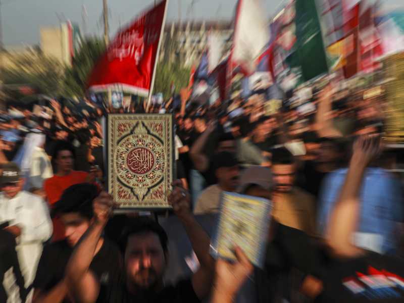 “Possiamo grattugiare il Corano?”. Il gesto dell’artista iraniana