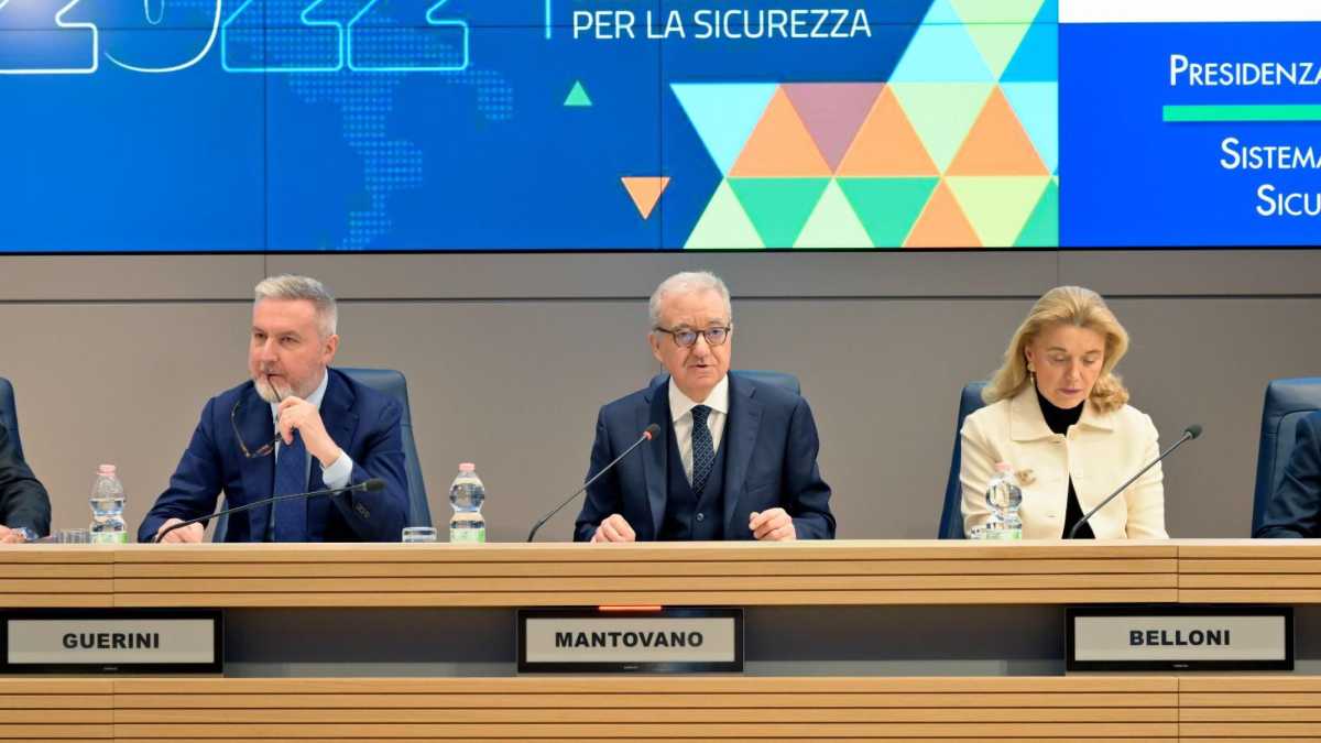Immagine di Centralizzare l'intelligence. Così Meloni prepara la rivoluzione nei servizi segreti