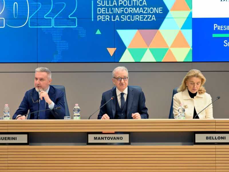 Centralizzare l'intelligence. Così Meloni prepara la rivoluzione nei servizi segreti