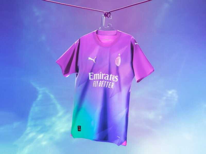 Siamo seri, la terza maglia del Milan è uno scherzo