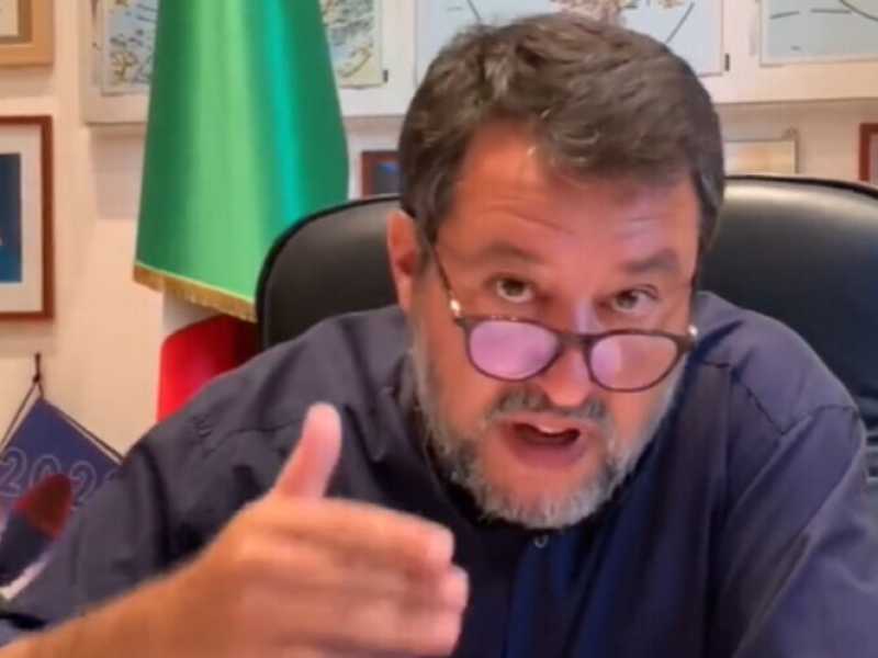 Salvini si schiera con il generale Vannacci (e contro Crosetto)