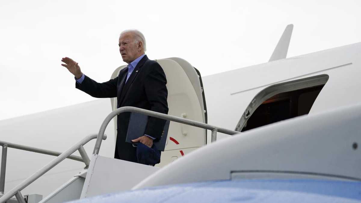 Immagine di Un disastro ambientale e non solo. Joe Biden visita le Hawaii dopo il grave incendio
