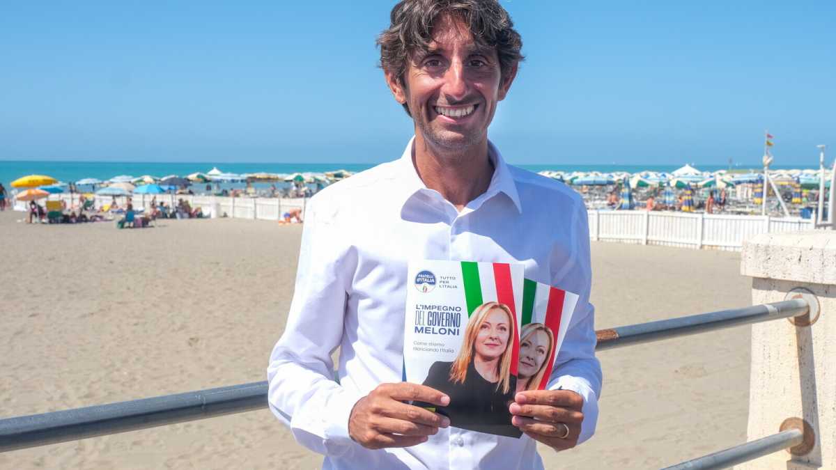 Immagine di Pas d'ennemis à droite. Il caso Vannacci e i picchiatori picchiatelli di Meloni