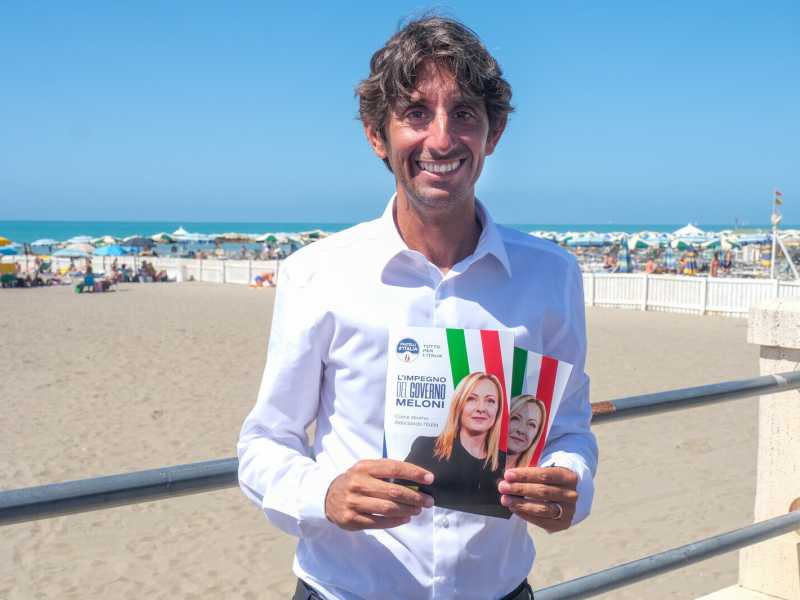 Pas d'ennemis à droite. Il caso Vannacci e i picchiatori picchiatelli di Meloni