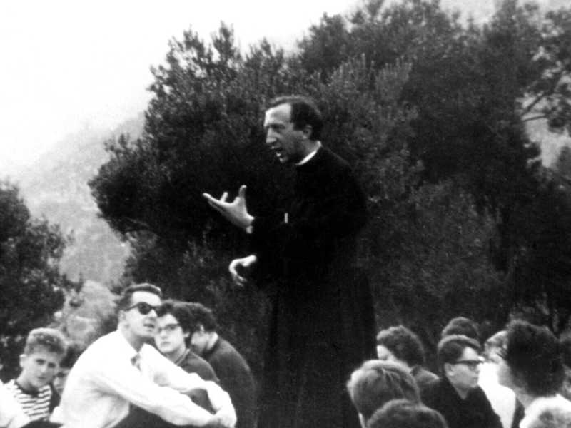 Incontrare don Giussani come era, la testimonianza viva dei suoi amici. Un libro inconsueto