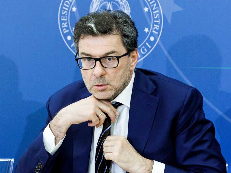 Perché Giorgetti ha due grane da risolvere a Bruxelles  in autunno