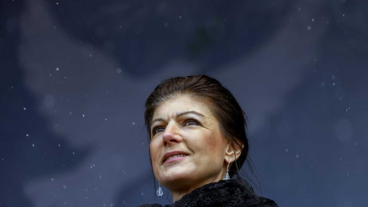 Immagine di Sahra Wagenknecht, la rossa che piace ai bruni