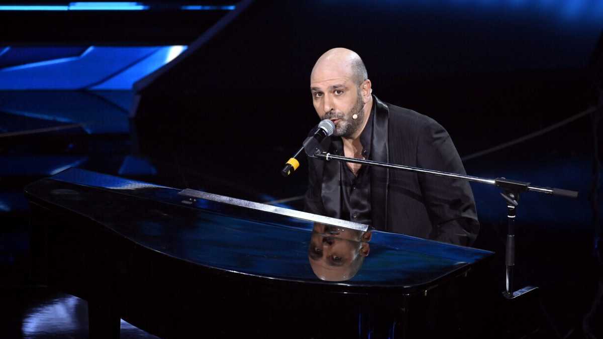 Immagine di Vannacci? Checco Zalone aveva già detto tutto, e riso di tutto