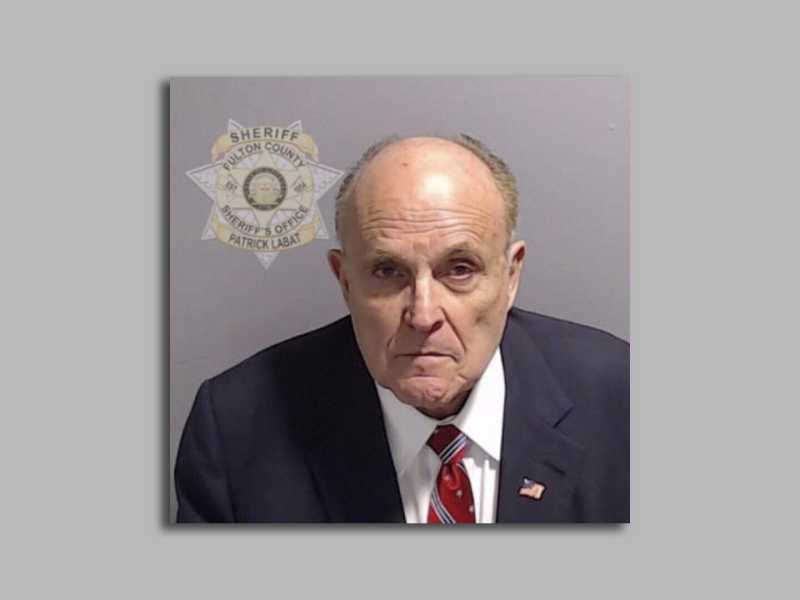 Fulton Prison Blues. In uno scatto il grottesco destino di Giuliani, da sceriffo a teppista