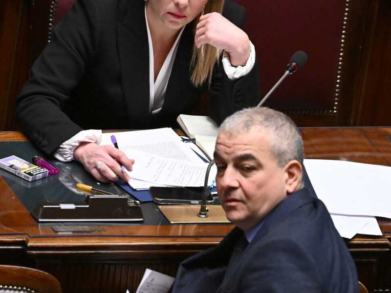 Ecco le parole usate da Meloni per nominare Fazzolari coordinatore della comunicazione