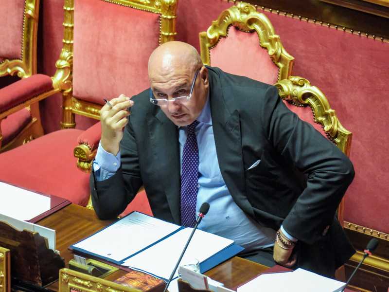Perché Crosetto e Cavo Dragone agiscono bene su Vannacci. I lunghi anni opachi