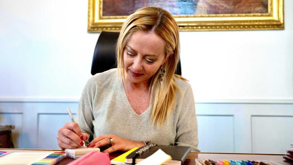 Immagine di Fazzolari trasformerà Palazzo Chigi nel comitato elettorale di Meloni. Obiettivo: 30% alle Europee