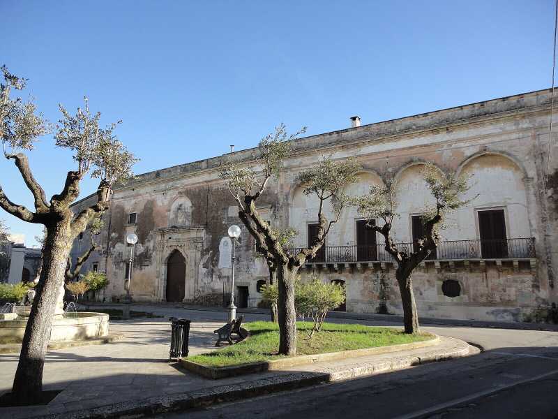 Palazzo Bacile, Spongano (Wikipedia) <br />