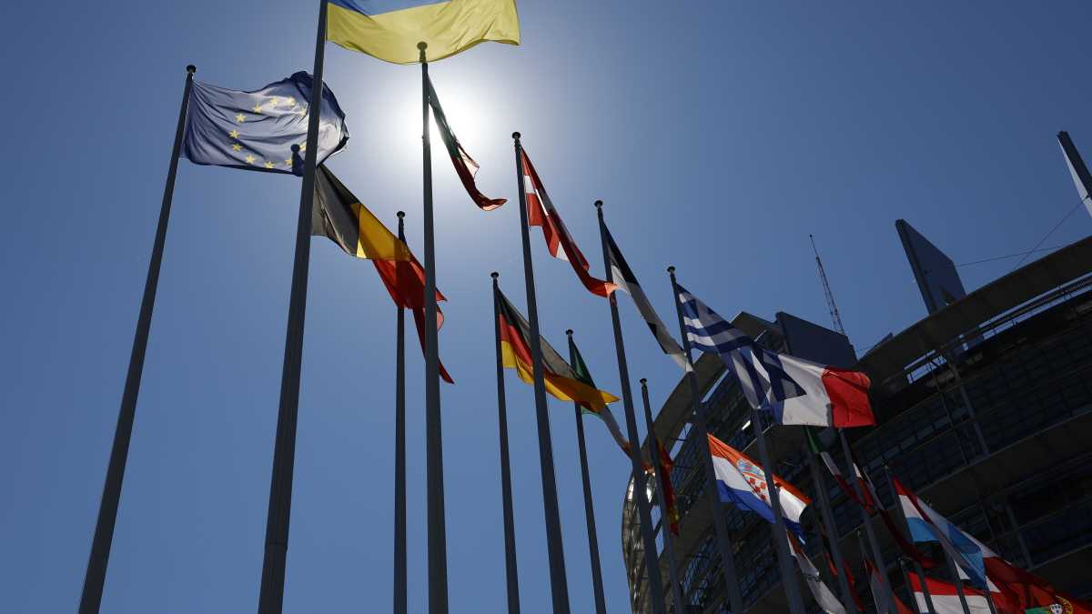 Immagine di La Corte Ue sbanda: giusto difendere i diritti di un bambino, ma non l’utero in affitto