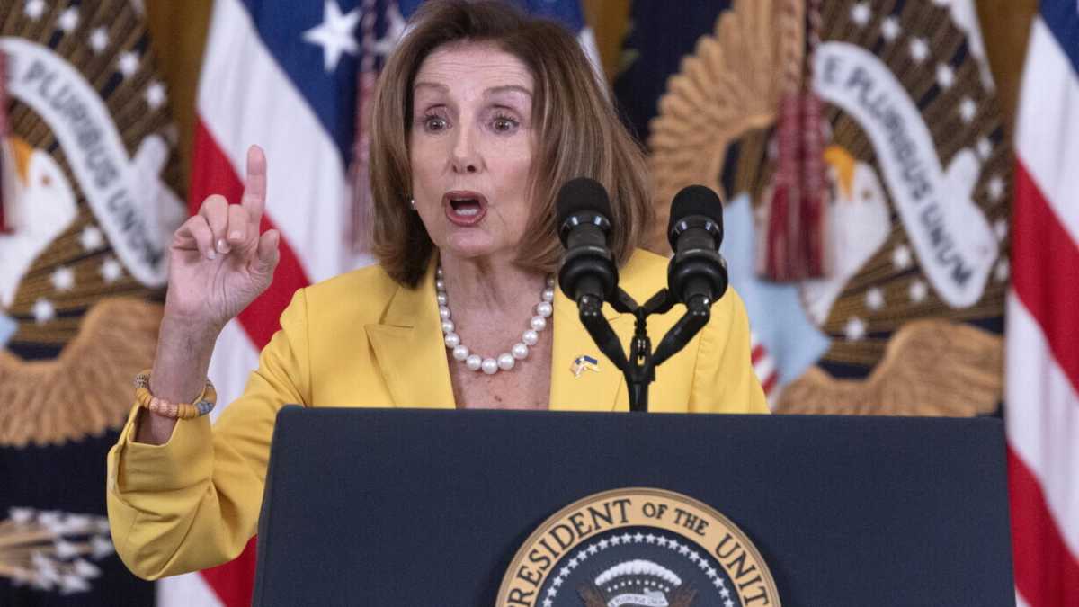 Immagine di Nancy Pelosi: "Meloni? Brava. In America ha fatto un'impressione positiva"