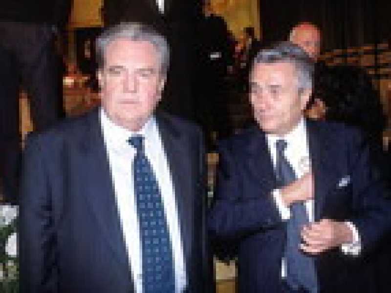 <span style="font-family: Arial, Verdana, sans-serif; font-size: 12px;">Pontiggia con Alberto Arbasino al Premio Campiello nel 1994 (foto Wikipedia)</span>