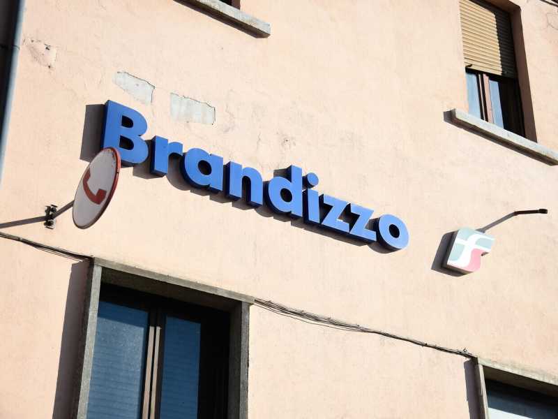 A Brandizzo, teatro della tragedia in cui sono morti 5 operai, trionfa il panpenalismo