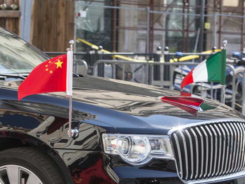 Meloni, la Via della seta e una domanda: quando andrà a dirglielo a Xi?