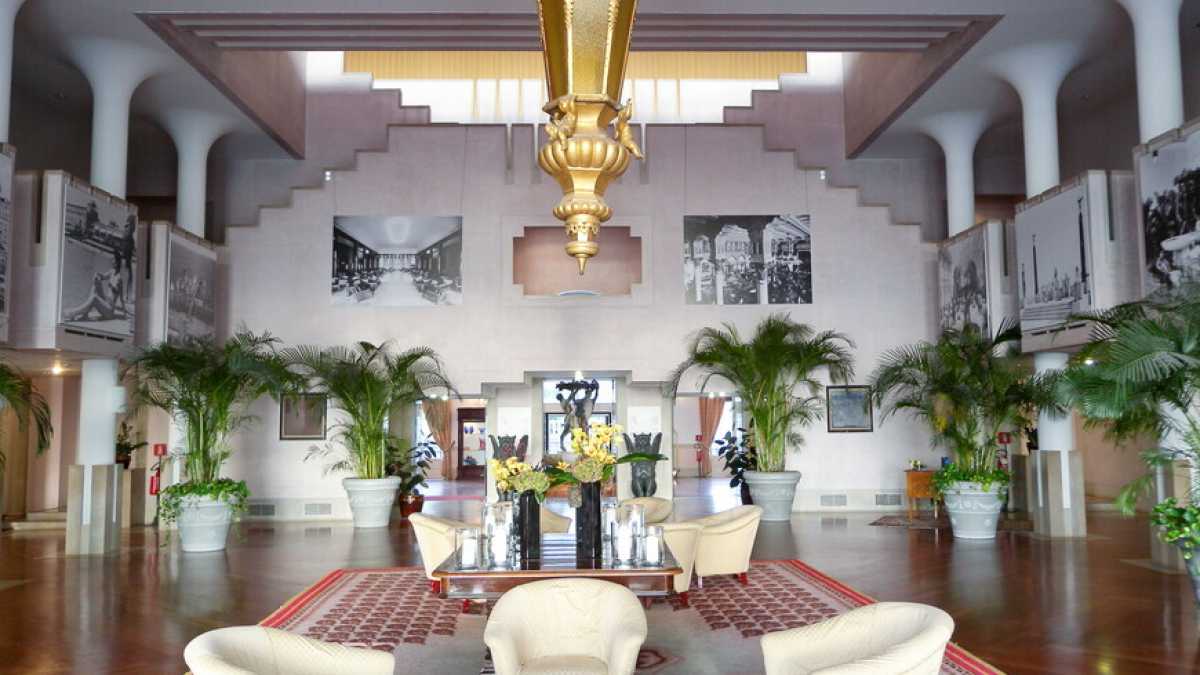 Immagine di Colazione all’Hotel Excelsior, tra gli attori e i registi in concorso alla Mostra del Cinema di Venezia