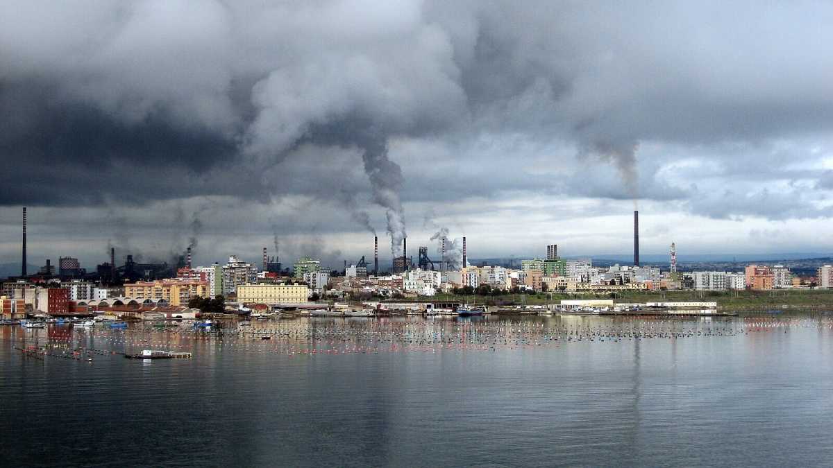 Immagine di Ilva, i cinque anni di agonia dal “piano Di Maio”